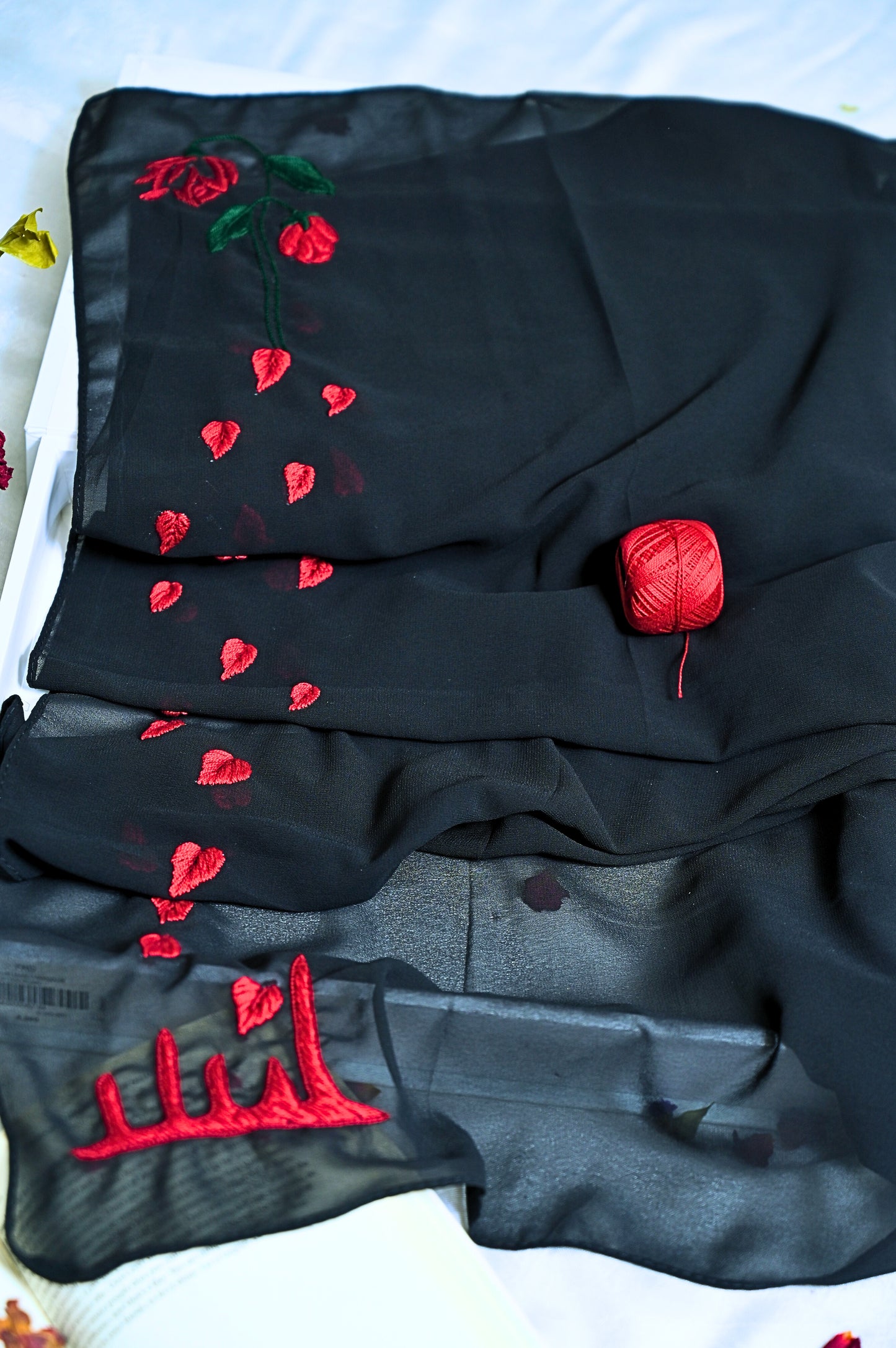 Red Rose Wilt – Blood Bloom Hand-Made Thread-work Hijab